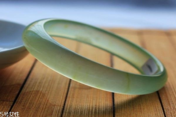 什么是藍田玉呢 藍田玉主要產自哪里呢