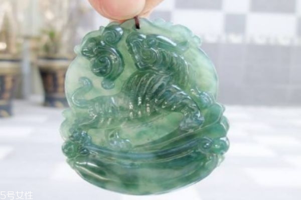 什么是老坑玉呢 老坑玉有什么價值呢 什么是老坑玉呢 老坑玉有什么價值呢