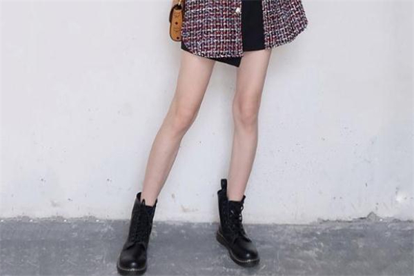 小腿粗可以穿馬丁靴嗎 馬丁靴什么人穿著好看 小腿粗可以穿馬丁靴嗎 馬丁靴什么人穿著好看