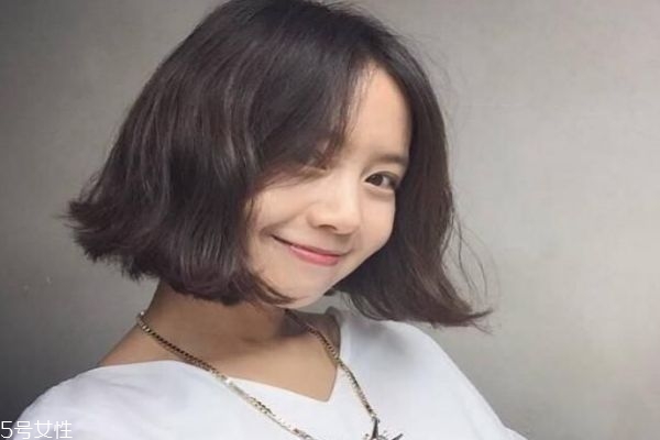 什么樣的女生適合留短發(fā) 什么臉型適合剪短發(fā) 什么樣的女生適合留短發(fā) 什么臉型適合剪短發(fā)