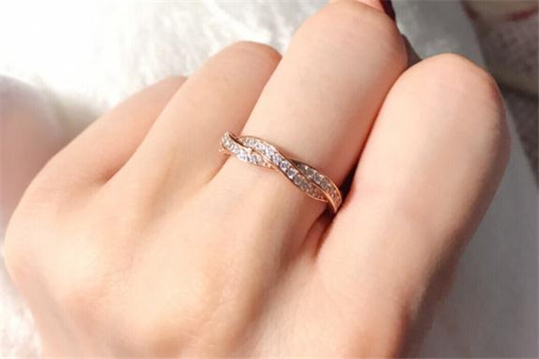 潘多拉命運(yùn)之輪多少錢 潘多拉命運(yùn)之輪戒指價(jià)格 潘多拉命運(yùn)之輪多少錢 潘多拉命運(yùn)之輪戒指價(jià)格