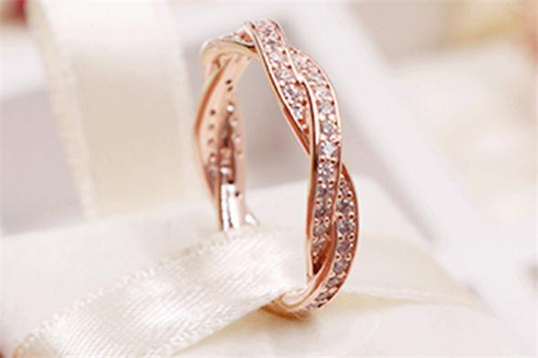 潘多拉命運(yùn)之輪寓意 潘多拉命運(yùn)之輪戒指的意義 潘多拉命運(yùn)之輪寓意 潘多拉命運(yùn)之輪戒指的意義