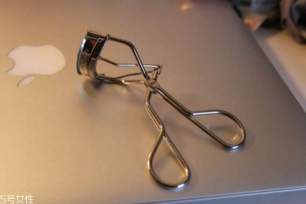 睫毛夾有哪些材質(zhì) 什么樣的睫毛夾好用 睫毛夾有哪些材質(zhì) 什么樣的睫毛夾好用