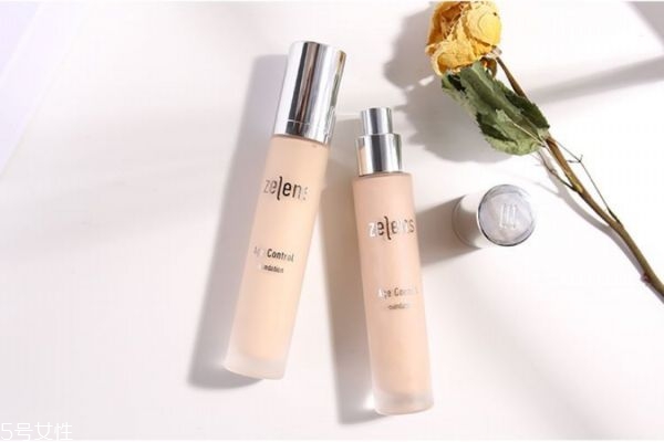 粉底液的正確用法是什么 粉底液選擇上要注意什么 粉底液的正確用法是什么 粉底液選擇上要注意什么