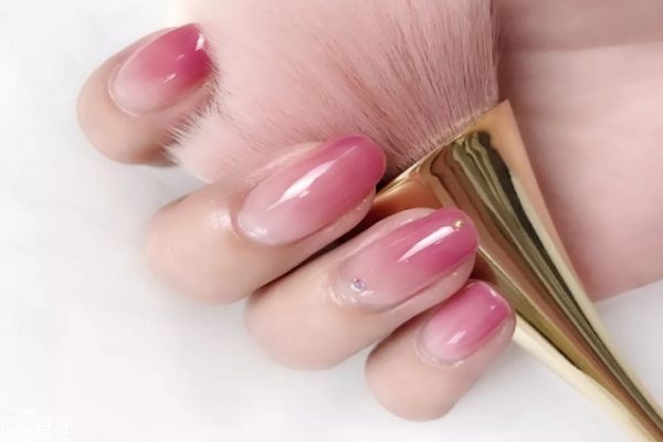 指甲油容易掉怎么辦 怎么涂指甲油保持長(zhǎng)久 指甲油容易掉怎么辦 怎么涂指甲油保持長(zhǎng)久