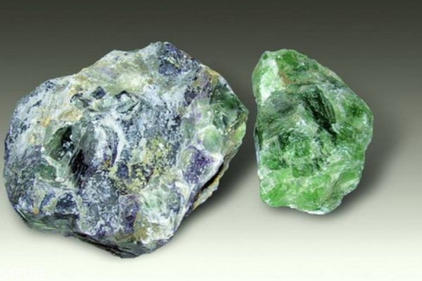 什么是螢石呢 螢石有什么作用呢 什么是螢石呢 螢石有什么作用呢