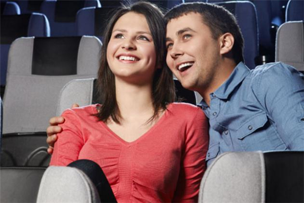 第一次約會看什么電影好 第一次約會看電影合適嗎 第一次約會看什么電影好 第一次約會看電影合適嗎