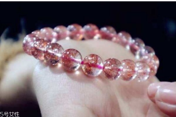 草莓晶應(yīng)該怎么保養(yǎng)呢 草莓晶佩戴有什么禁忌嗎 草莓晶應(yīng)該怎么保養(yǎng)呢 草莓晶佩戴有什么禁忌嗎