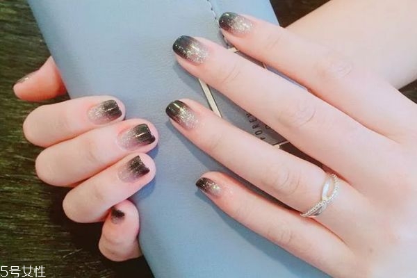 哪種指甲油不容易掉 怎么擦指甲油不會(huì)掉 哪種指甲油不容易掉 怎么擦指甲油不會(huì)掉