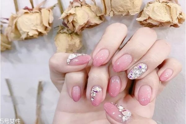 指甲油容易掉怎么辦 怎么涂指甲油保持長(zhǎng)久 指甲油容易掉怎么辦 怎么涂指甲油保持長(zhǎng)久