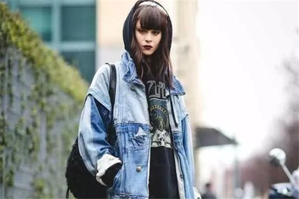 黑色衛(wèi)衣配什么外套好看 黑色衛(wèi)衣搭配外套圖片 黑色衛(wèi)衣配什么外套好看 黑色衛(wèi)衣搭配外套圖片