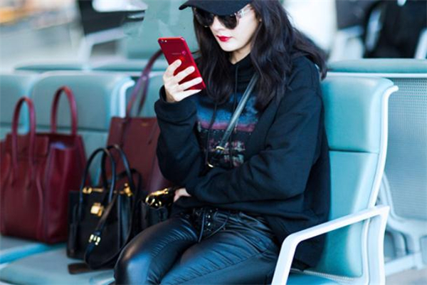 黑色衛(wèi)衣配什么褲子好看 黑色衛(wèi)衣搭配褲子圖片 黑色衛(wèi)衣配什么褲子好看 黑色衛(wèi)衣搭配褲子圖片