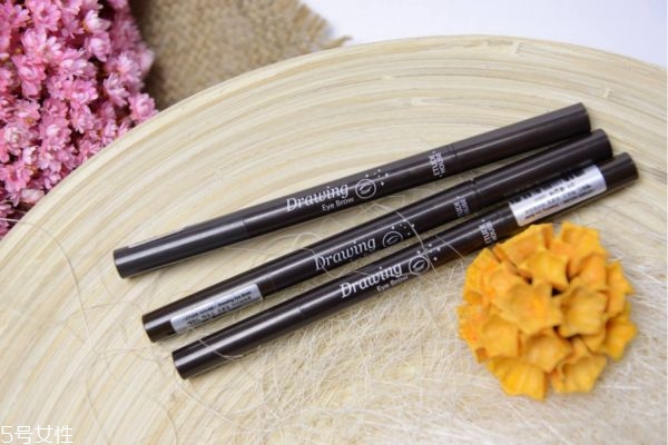 畫了眉毛要要卸妝嗎 眉毛的卸妝方法 畫了眉毛要要卸妝嗎 眉毛的卸妝方法