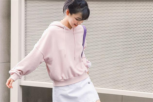 粉色衛(wèi)衣配什么裙子好看 粉色衛(wèi)衣搭配裙子圖片 粉色衛(wèi)衣配什么裙子好看 粉色衛(wèi)衣搭配裙子圖片