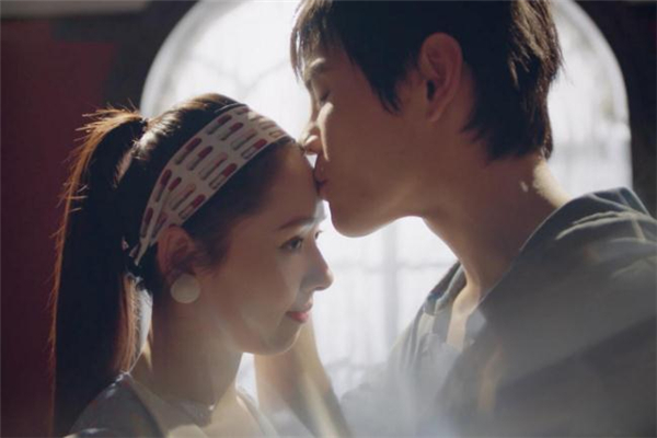 成熟男人喜歡你的表現(xiàn)有哪些 成熟男人喜歡單純的女孩嗎 成熟男人喜歡你的表現(xiàn)有哪些 成熟男人喜歡單純的女孩嗎