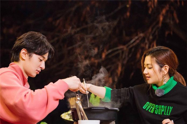 女生主動約男生代表什么 女生主動是不是很掉價 女生主動約男生代表什么 女生主動是不是很掉價