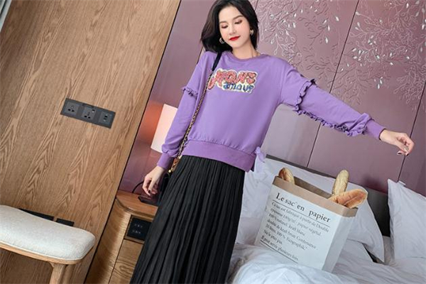 紫色衛(wèi)衣配什么裙子好看 紫色衛(wèi)衣搭配裙子圖片 紫色衛(wèi)衣配什么裙子好看 紫色衛(wèi)衣搭配裙子圖片