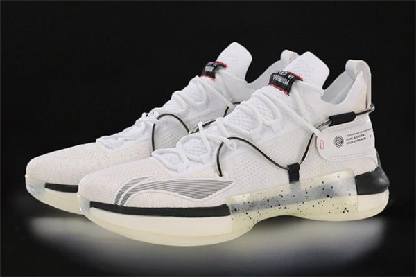 李寧閃擊6適合打什么位置 閃擊6適合水泥地嗎 李寧閃擊6適合打什么位置 閃擊6適合水泥地嗎