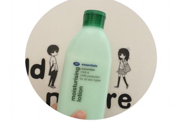 身體乳可以經(jīng)常使用嗎 身體乳應(yīng)該多久使用一次呢 身體乳可以經(jīng)常使用嗎 身體乳應(yīng)該多久使用一次呢