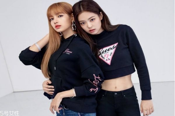 怎么看男生喜不喜歡你 男生對(duì)你有好感的征兆 怎么看男生喜不喜歡你 男生對(duì)你有好感的征兆