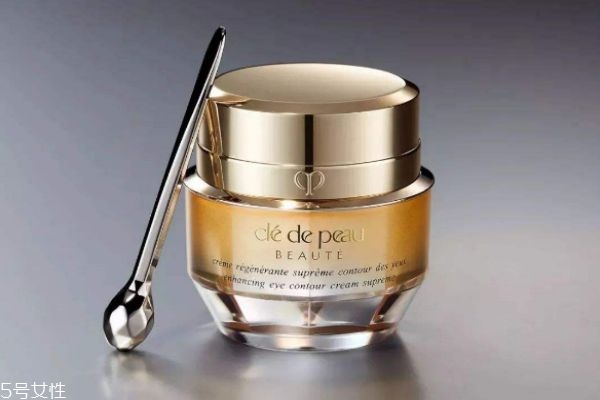 晚上護膚敷眼霜有效果嗎 怎么正確的使用眼霜 晚上護膚敷眼霜有效果嗎 怎么正確的使用眼霜