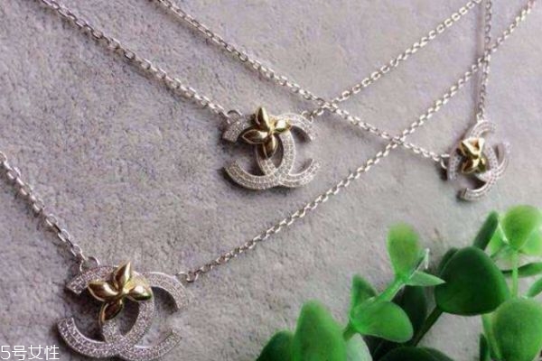 梵克雅寶有什么系列呢 梵克雅寶的價格怎么樣呢 梵克雅寶有什么系列呢 梵克雅寶的價格怎么樣呢