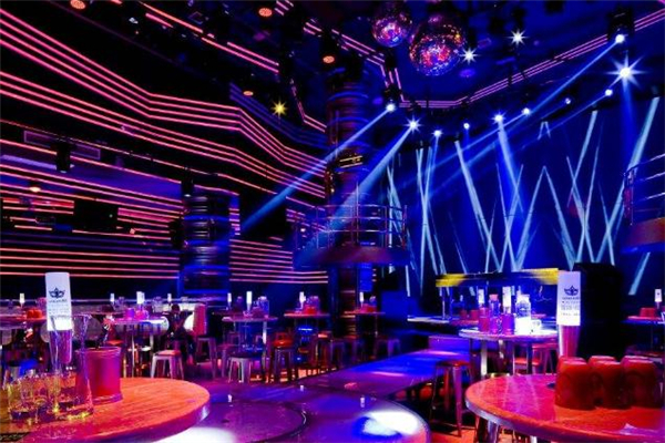 女朋友喜歡去酒吧怎么辦 女朋友去酒吧該不該管 女朋友喜歡去酒吧怎么辦 女朋友去酒吧該不該管