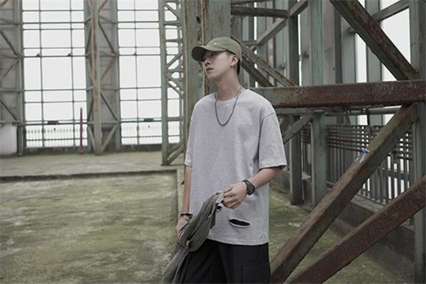 鹽系男生如何穿搭 鹽系男生穿衣搭配圖片 鹽系男生如何穿搭 鹽系男生穿衣搭配圖片