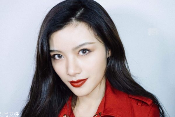 化妝為什么不如素顏美 這些化妝原則要遵守 化妝為什么不如素顏美 這些化妝原則要遵守