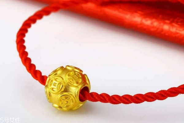 轉(zhuǎn)運(yùn)珠應(yīng)該怎么戴呢 轉(zhuǎn)運(yùn)珠睡覺(jué)時(shí)要取下來(lái)嗎