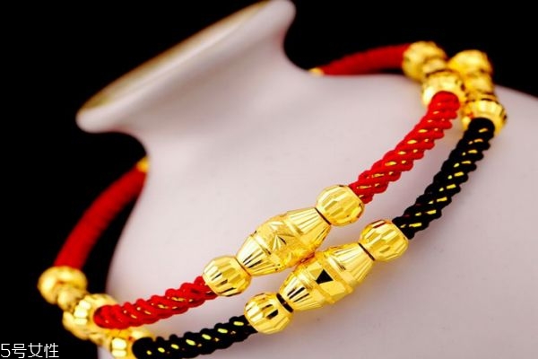 轉(zhuǎn)運(yùn)珠應(yīng)該怎么戴呢 轉(zhuǎn)運(yùn)珠睡覺(jué)時(shí)要取下來(lái)嗎