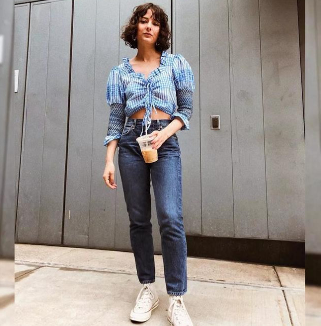 露臍裝下面怎么搭配 展示身材曲線美 露臍裝下面怎么搭配 展示身材曲線美