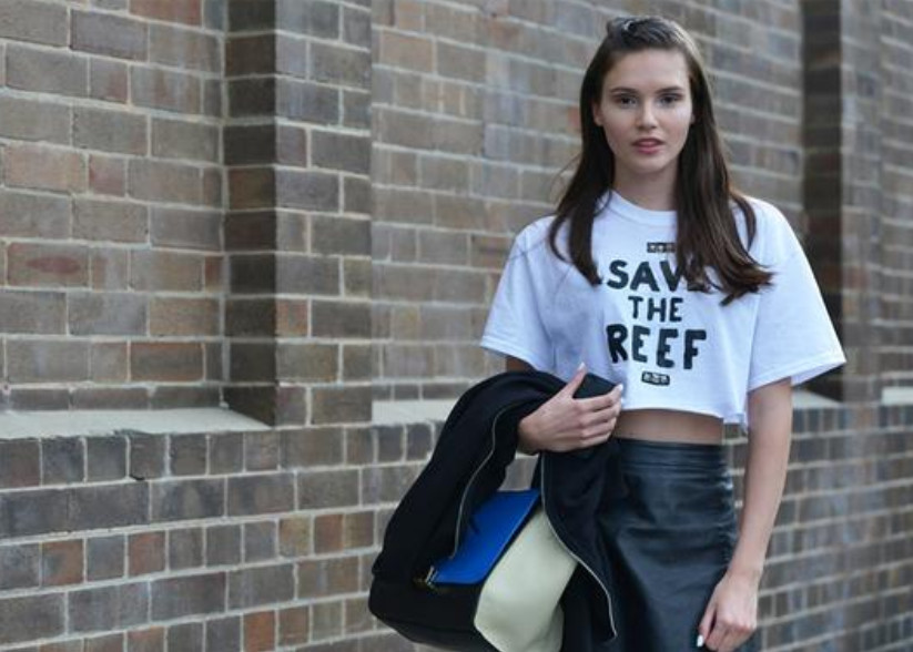 露臍裝下面怎么搭配 展示身材曲線美 露臍裝下面怎么搭配 展示身材曲線美