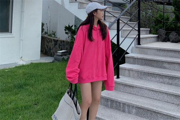 2019流行什么顏色連帽衛(wèi)衣 連帽衛(wèi)衣什么顏色百搭 2019流行什么顏色連帽衛(wèi)衣 連帽衛(wèi)衣什么顏色百搭