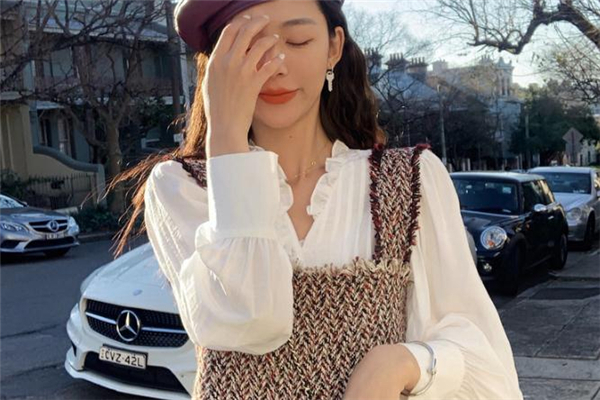 木耳邊襯衫如何搭配 木耳邊襯衫搭配圖片 木耳邊襯衫如何搭配 木耳邊襯衫搭配圖片