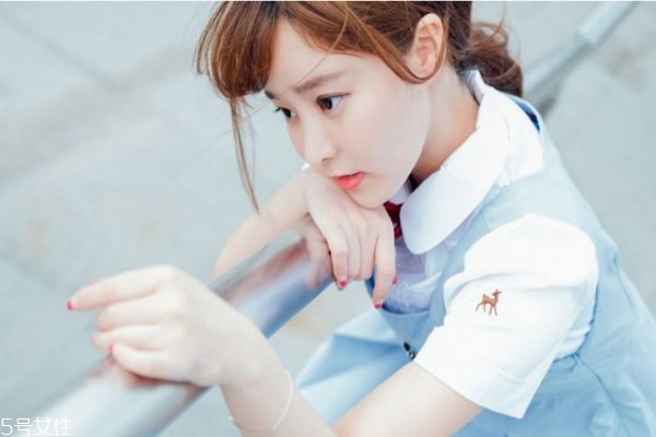 怎么判斷女人是真生氣還是假裝生氣 女孩怎么哄 怎么判斷女人是真生氣還是假裝生氣 女孩怎么哄