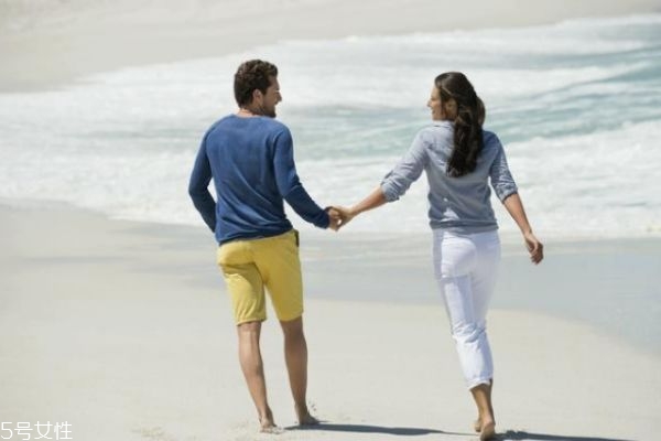 第一次約會能牽手嗎 約會幾次可以牽手 第一次約會能牽手嗎 約會幾次可以牽手