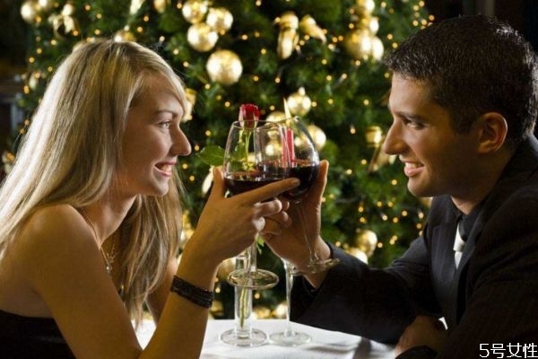 第一次約會要準(zhǔn)備什么 第一次約會注意事項(xiàng)