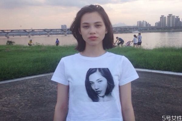 為什么眉毛處愛長痘 眉毛周圍長痘是什么原因 為什么眉毛處愛長痘 眉毛周圍長痘是什么原因