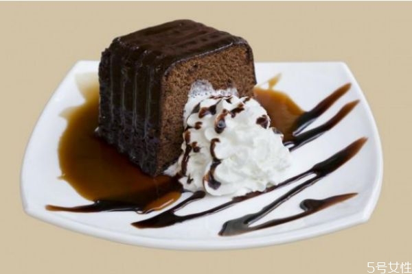 脖子上為什么會長痘 脖子上長痘痘什么原因 脖子上為什么會長痘 脖子上長痘痘什么原因