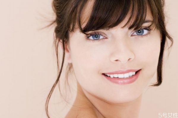 額頭長痘痘是因為什么呢 為什么額頭會長痘痘呢 額頭長痘痘是因為什么呢 為什么額頭會長痘痘呢