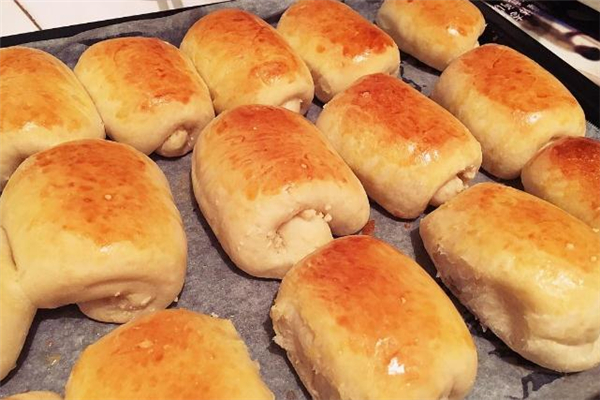 面包怎么刷蛋液才有光澤 面包為什么要刷蛋液 面包怎么刷蛋液才有光澤 面包為什么要刷蛋液