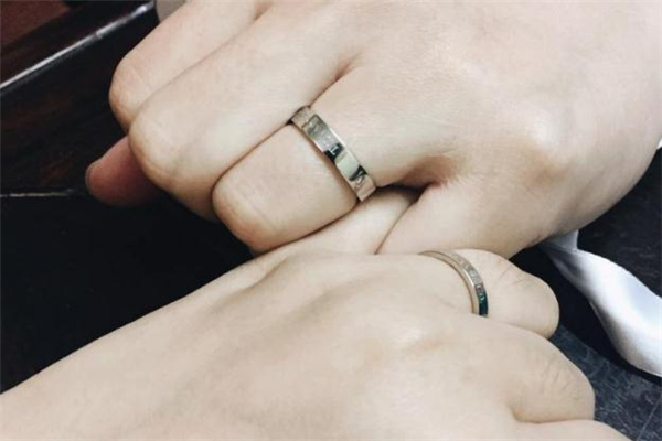 婚戒丟了補買一只還是一對 婚戒丟了怎么辦 婚戒丟了補買一只還是一對 婚戒丟了怎么辦