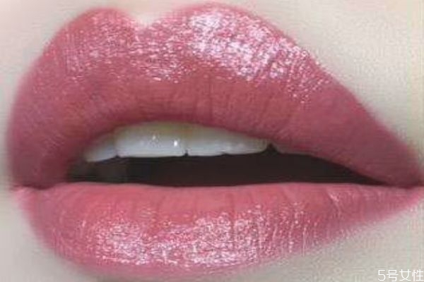 適合秋冬季節(jié)的口紅顏色 秋冬必備口紅顏色 適合秋冬季節(jié)的口紅顏色 秋冬必備口紅顏色