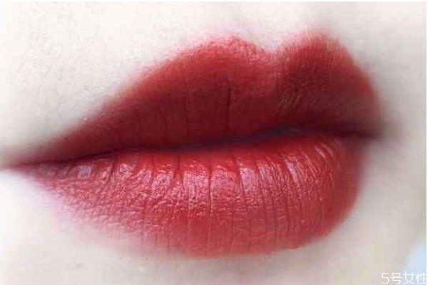 適合秋冬季節(jié)的口紅顏色 秋冬必備口紅顏色 適合秋冬季節(jié)的口紅顏色 秋冬必備口紅顏色