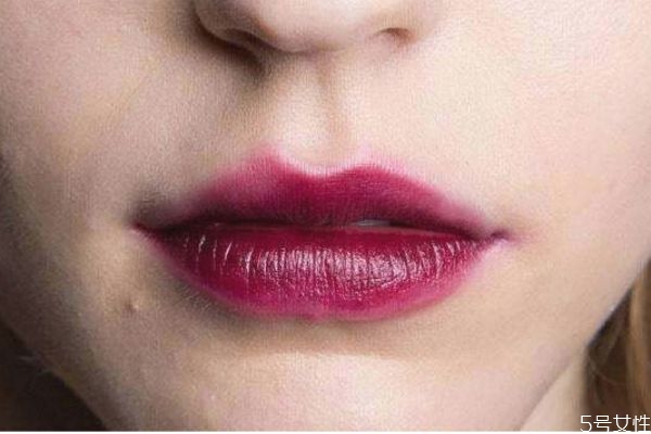 適合秋冬季節(jié)的口紅顏色 秋冬必備口紅顏色 適合秋冬季節(jié)的口紅顏色 秋冬必備口紅顏色