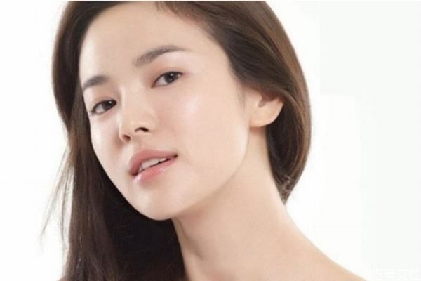 秋季如何預(yù)防長(zhǎng)痘 怎么祛除痘痘 秋季如何預(yù)防長(zhǎng)痘 怎么祛除痘痘