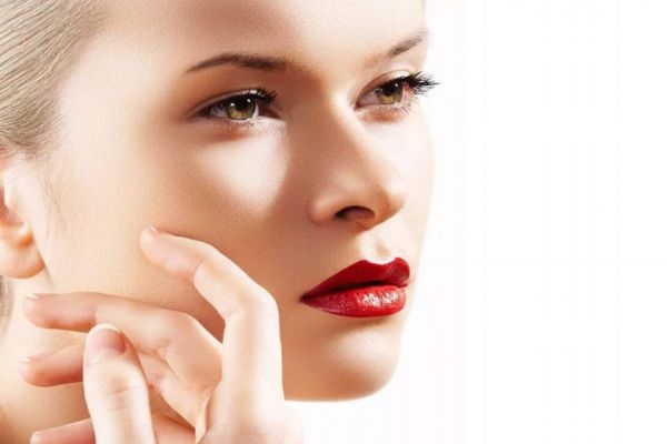 臉上長痘的原因是什么 臉上長痘痘的原因 臉上長痘的原因是什么 臉上長痘痘的原因