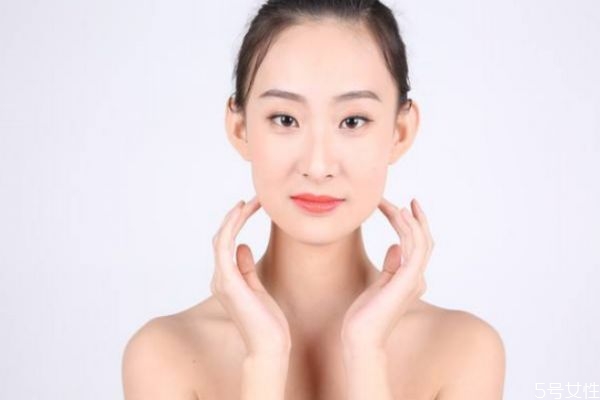 臉上長痘的原因是什么 臉上長痘痘的原因 臉上長痘的原因是什么 臉上長痘痘的原因