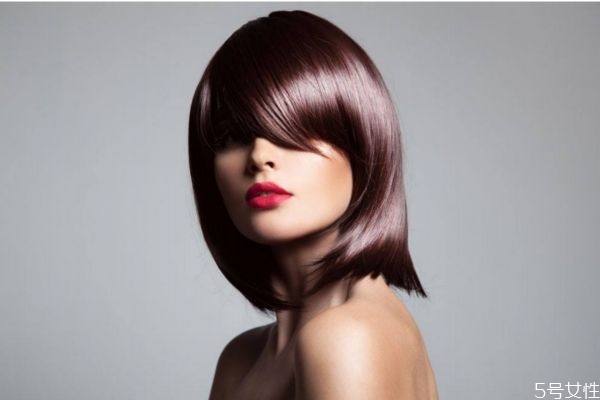 臉上長痘化妝會怎樣 長痘化妝的技巧 臉上長痘化妝會怎樣 長痘化妝的技巧